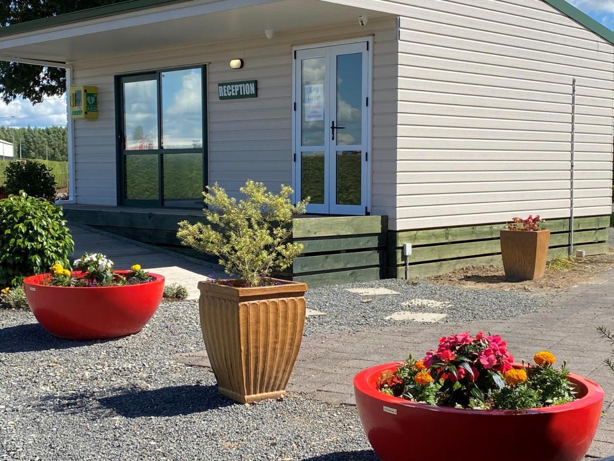 Otorohanga Kiwi Holiday Park ภายนอก รูปภาพ
