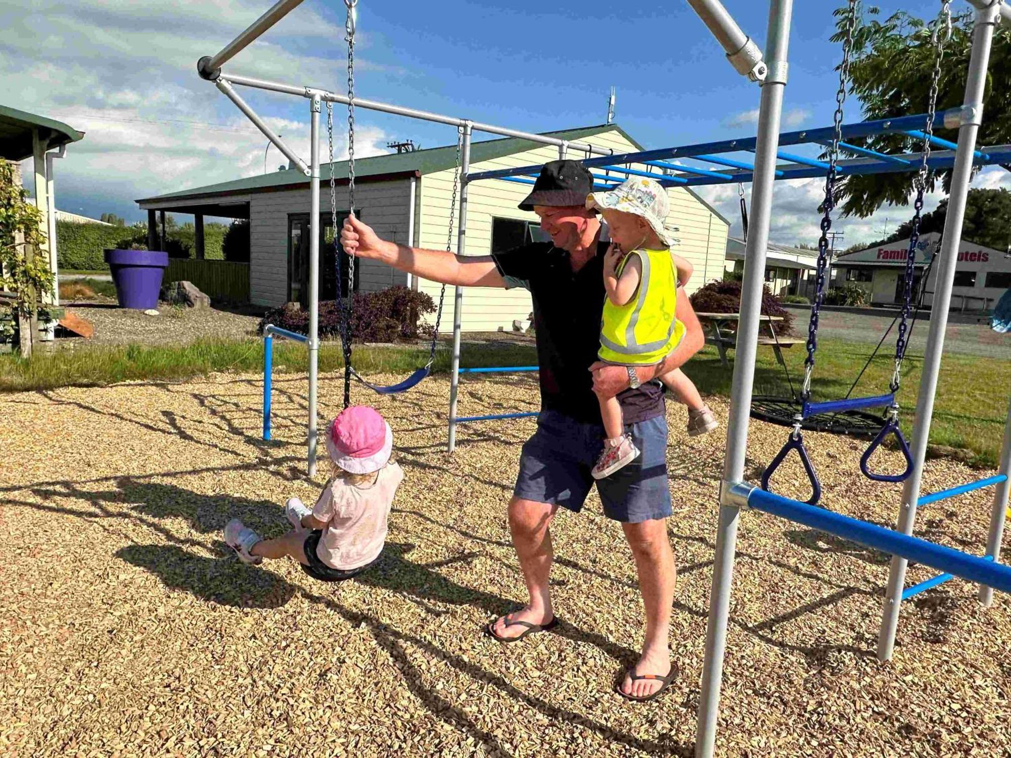 Otorohanga Kiwi Holiday Park ภายนอก รูปภาพ