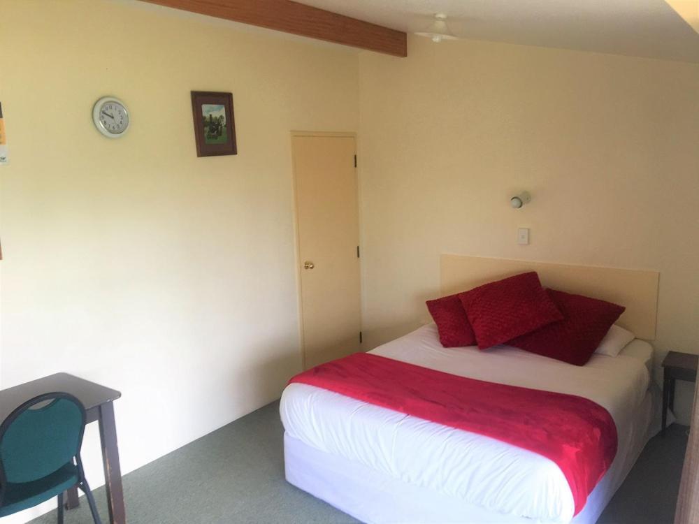 Otorohanga Kiwi Holiday Park ภายนอก รูปภาพ