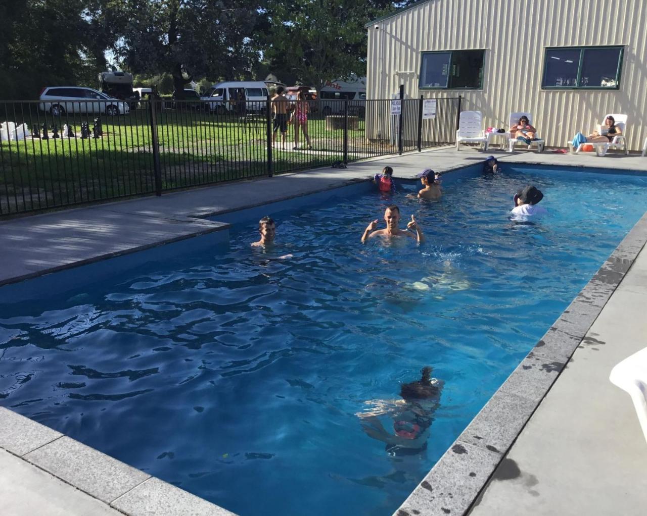 Otorohanga Kiwi Holiday Park ภายนอก รูปภาพ